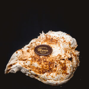 Meringue nougatine